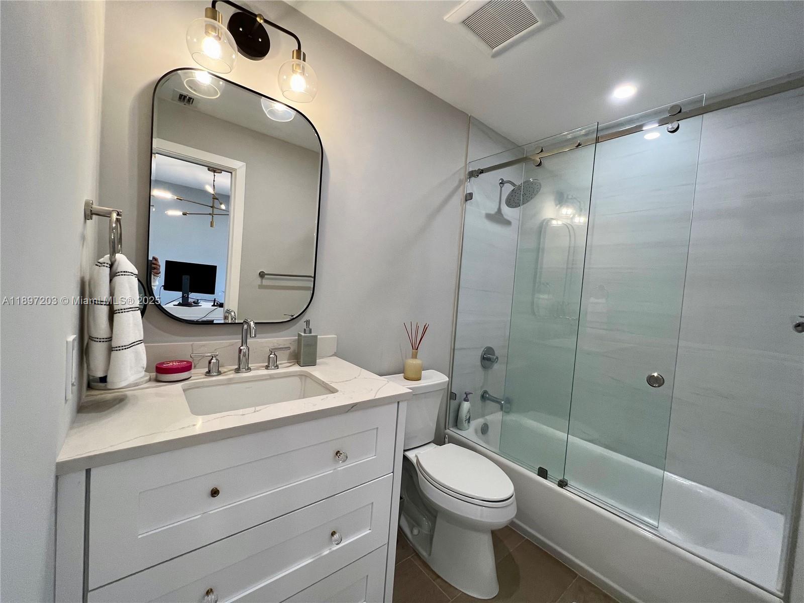 GROVE PARADISE CONDO - Residential Lease