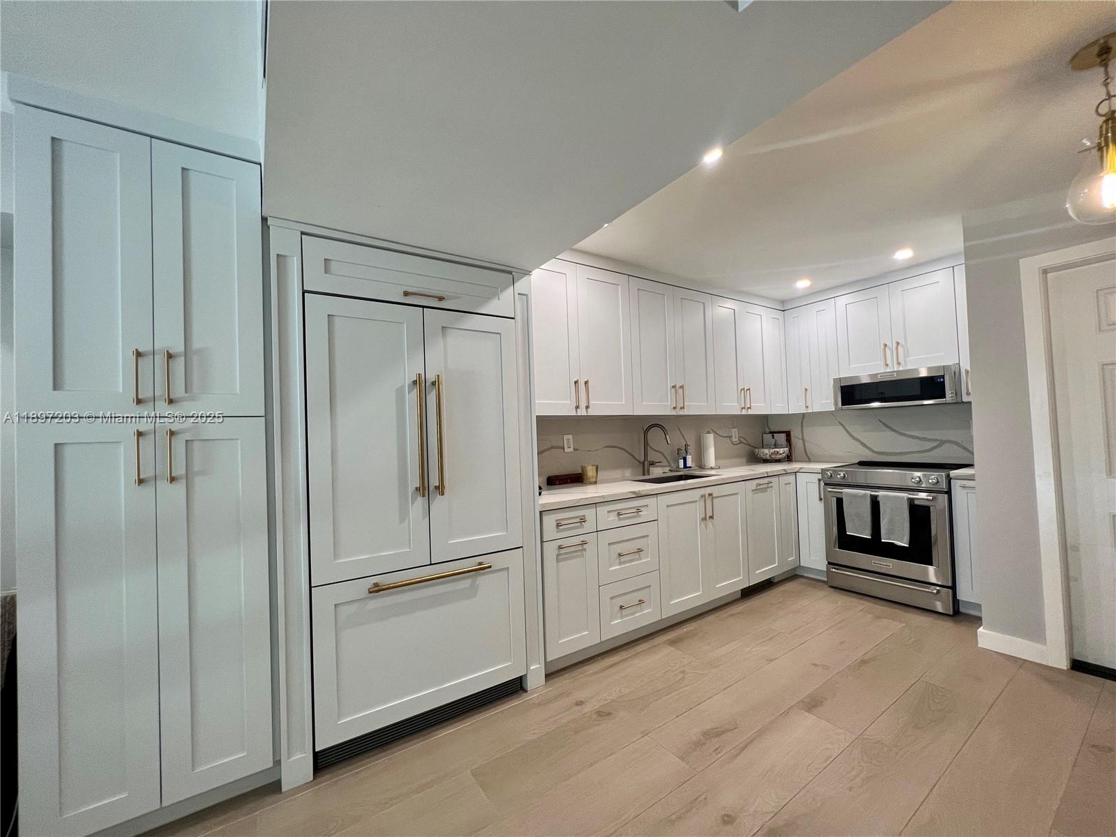 GROVE PARADISE CONDO - Residential Lease