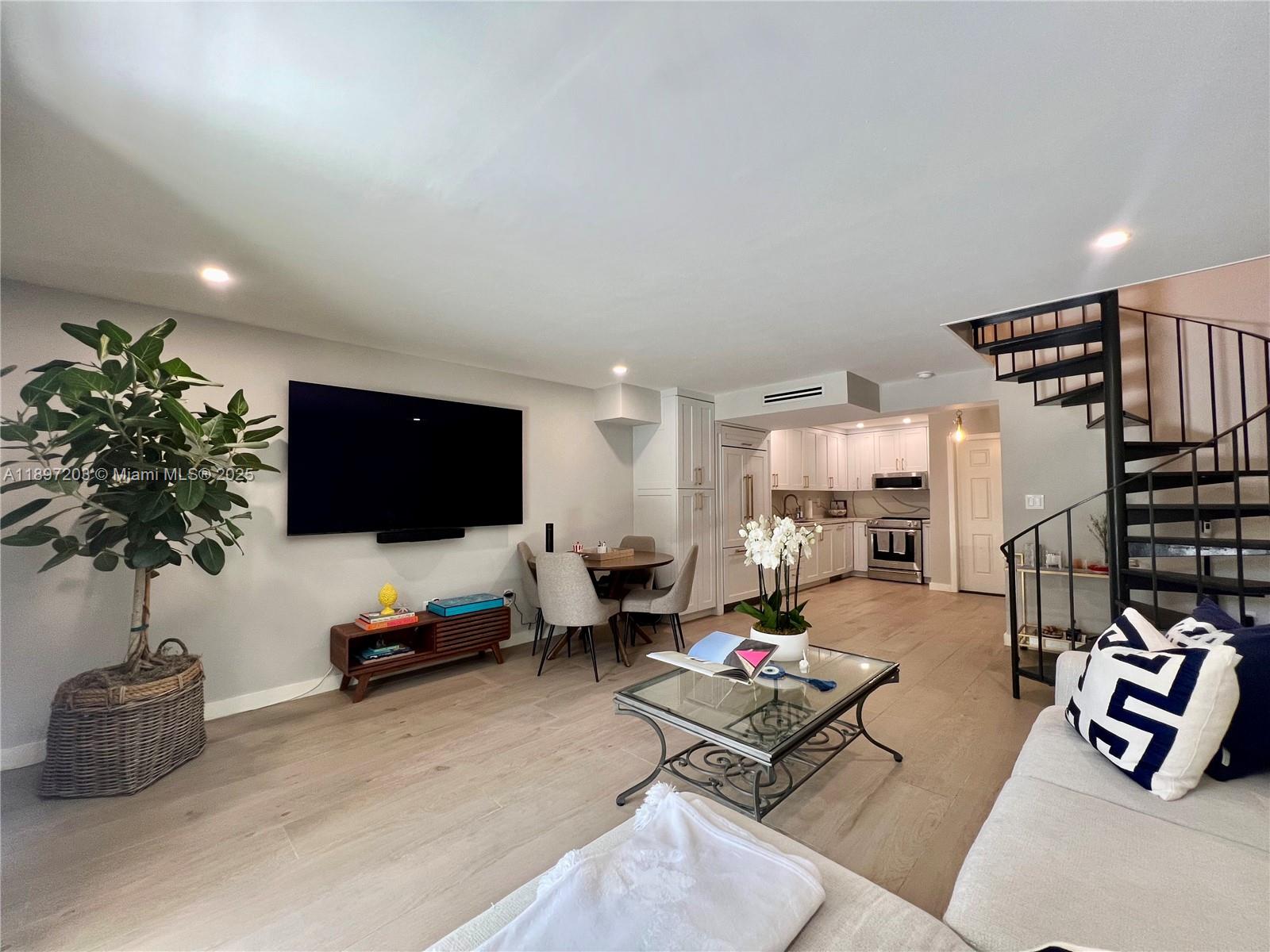 GROVE PARADISE CONDO - Residential Lease
