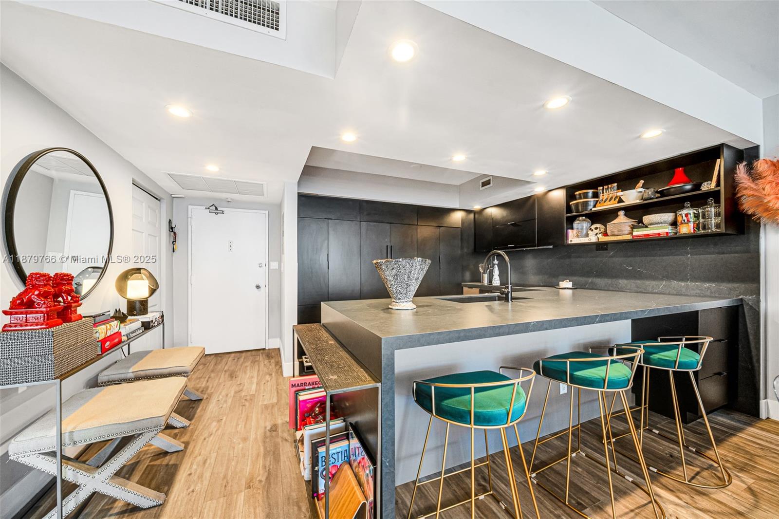 5600 CONDO - Residential