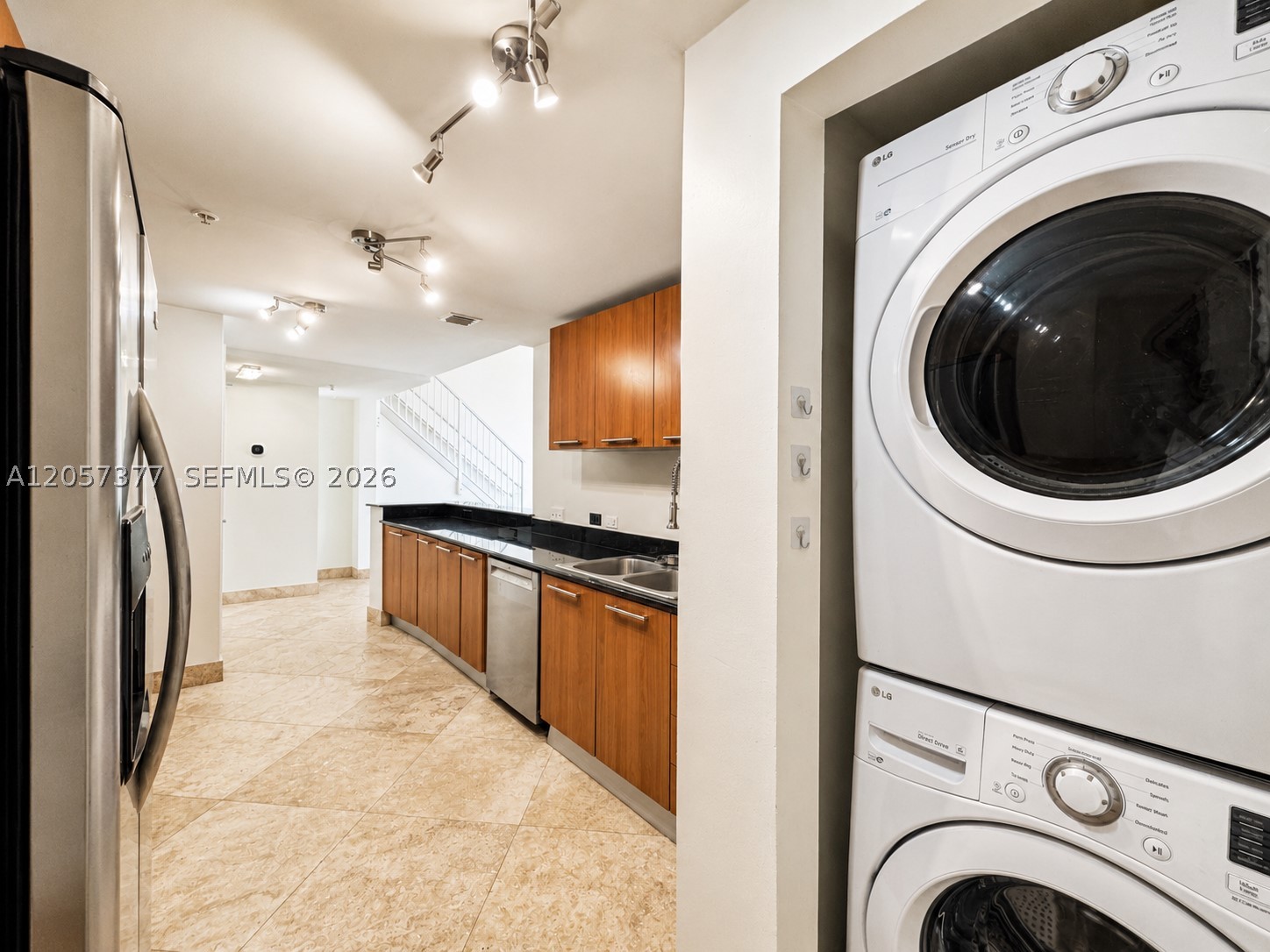 EASTSIDE AT AVENTURA COND - Residential