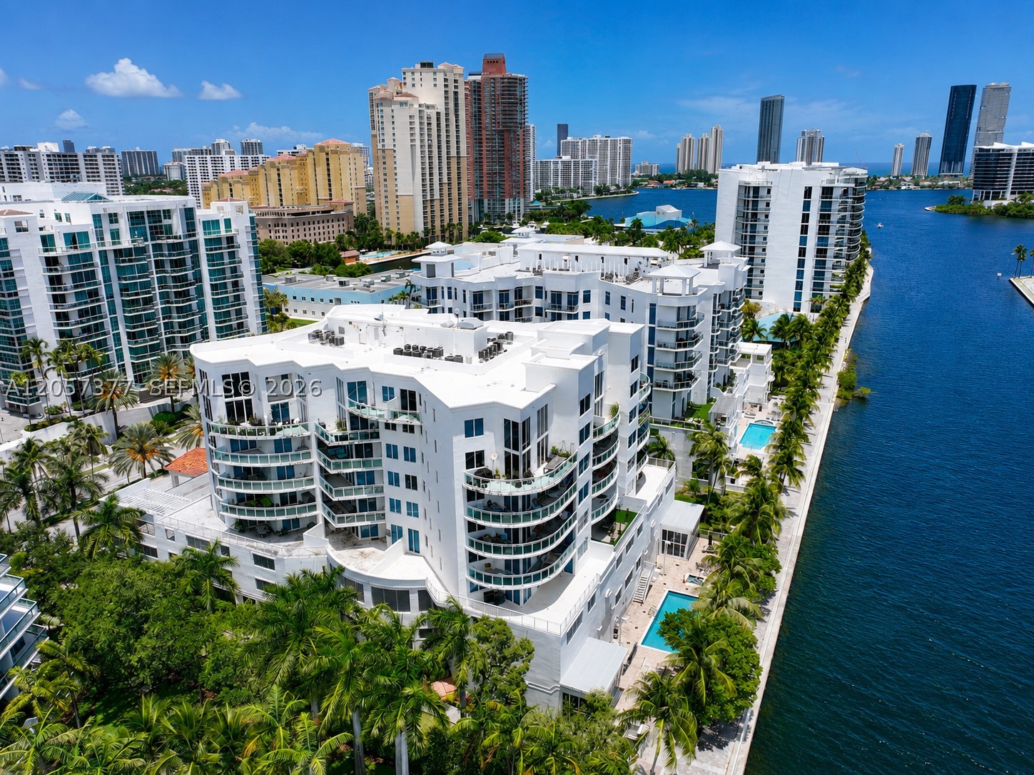 EASTSIDE AT AVENTURA COND - Residential