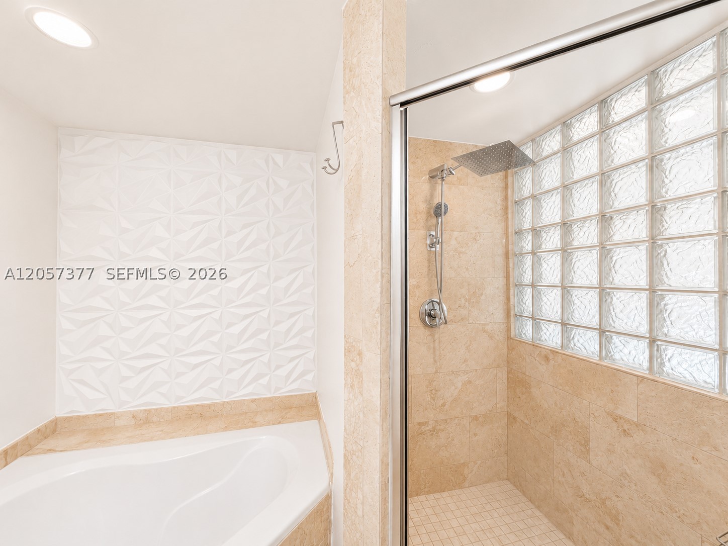 EASTSIDE AT AVENTURA COND - Residential