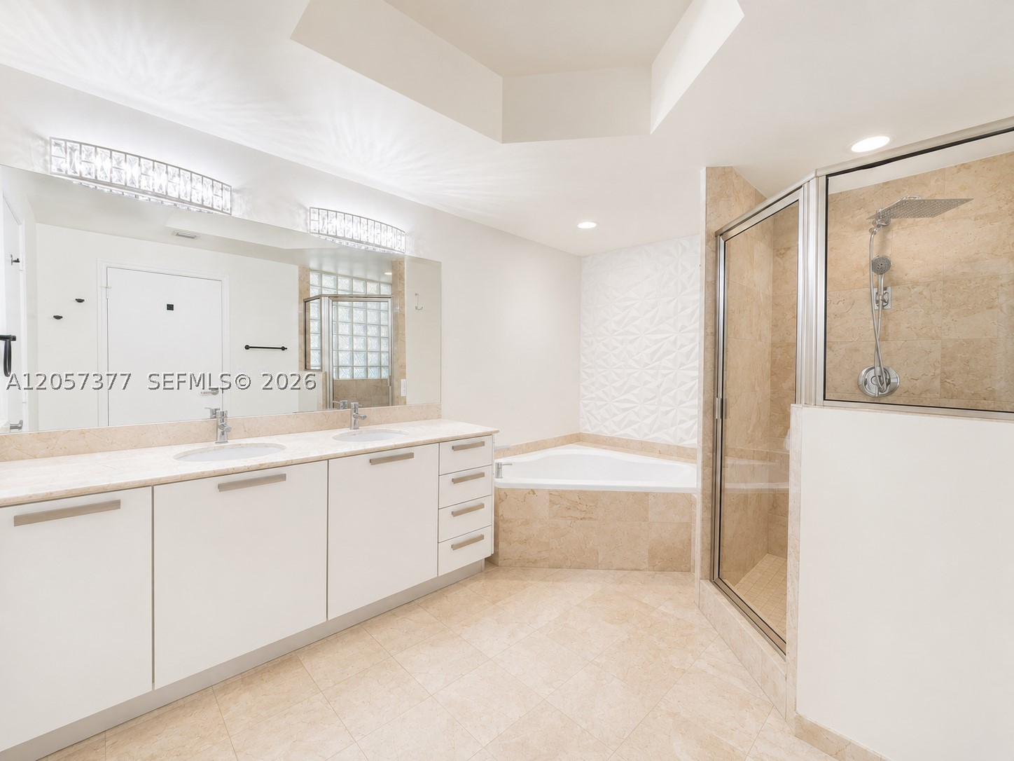EASTSIDE AT AVENTURA COND - Residential