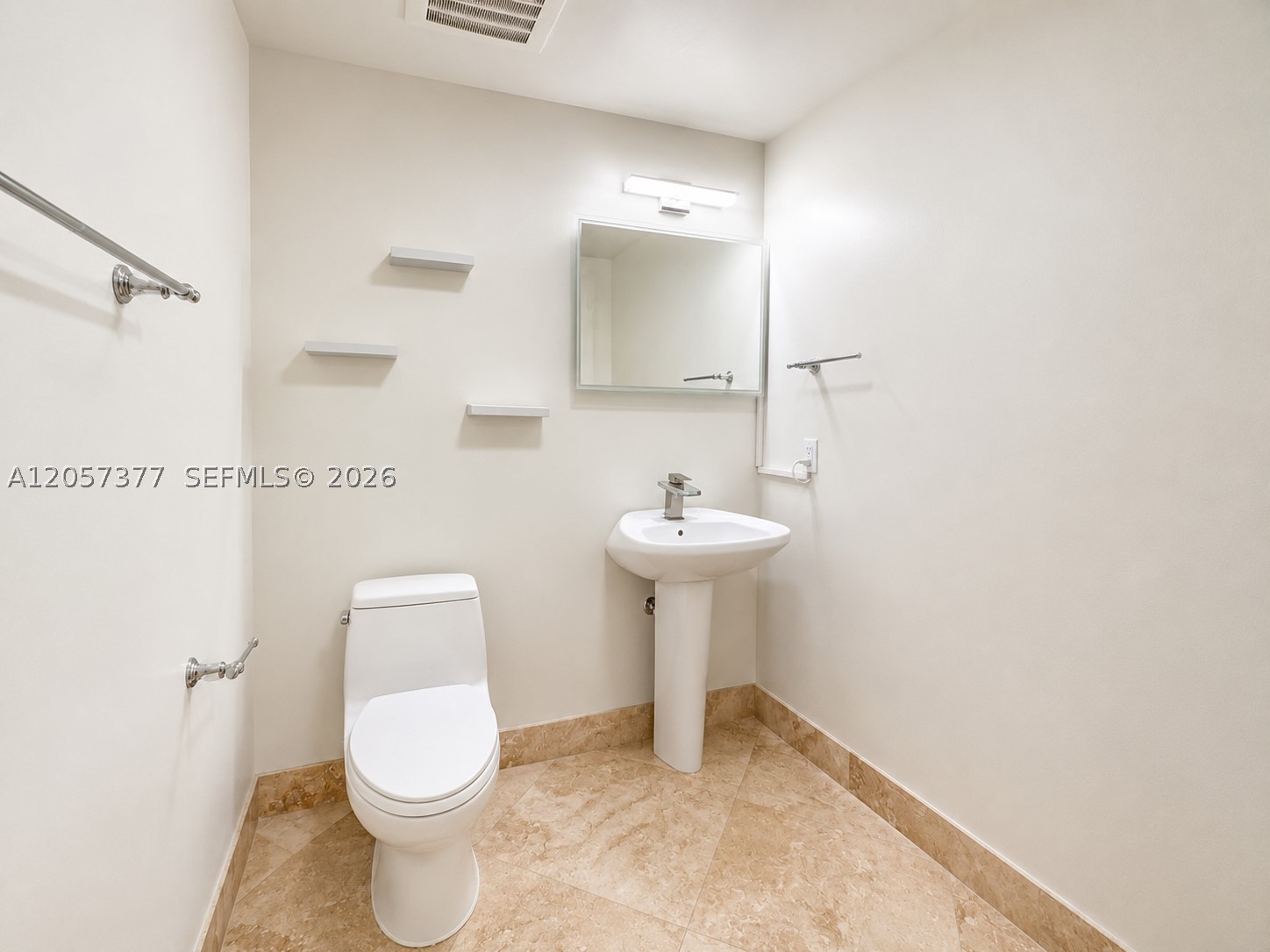 EASTSIDE AT AVENTURA COND - Residential