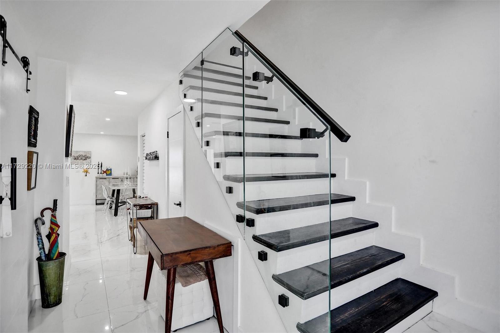 BEACH CLUB VILLAS CONDO - Residential Lease