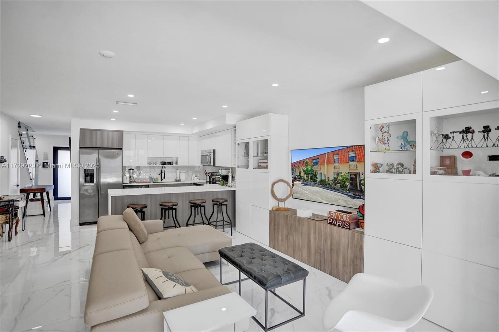 BEACH CLUB VILLAS CONDO - Residential Lease