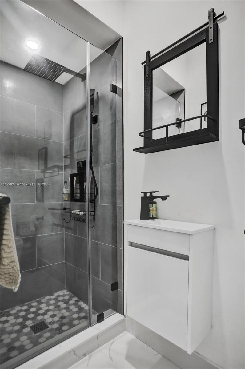 BEACH CLUB VILLAS CONDO - Residential Lease