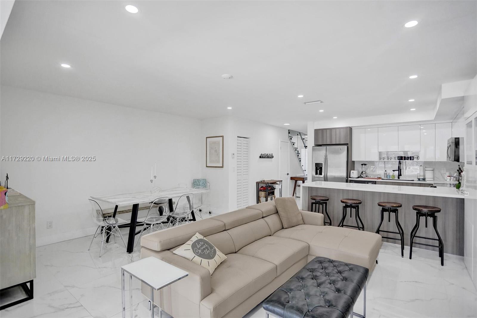 BEACH CLUB VILLAS CONDO - Residential Lease