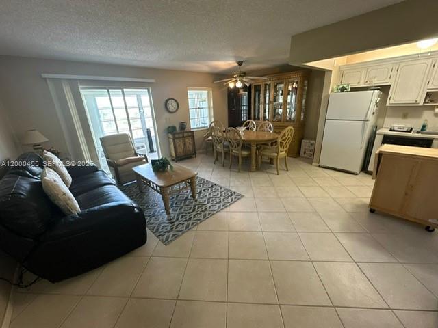 SABAL PALM VILLAGE 2 COND - Residential