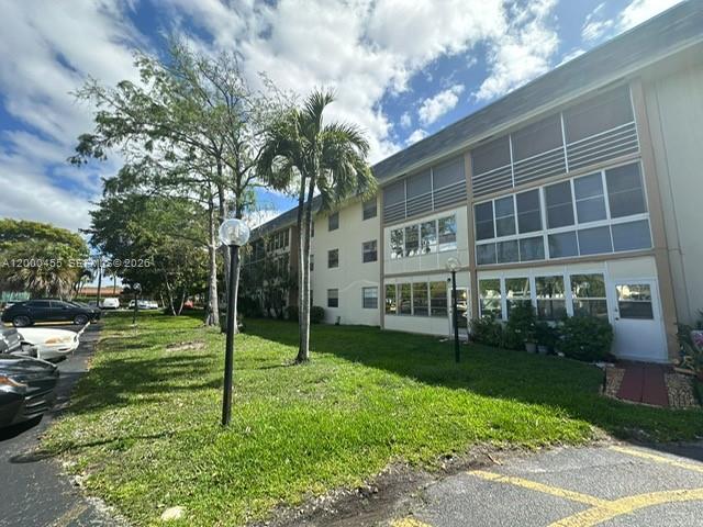 SABAL PALM VILLAGE 2 COND - Residential