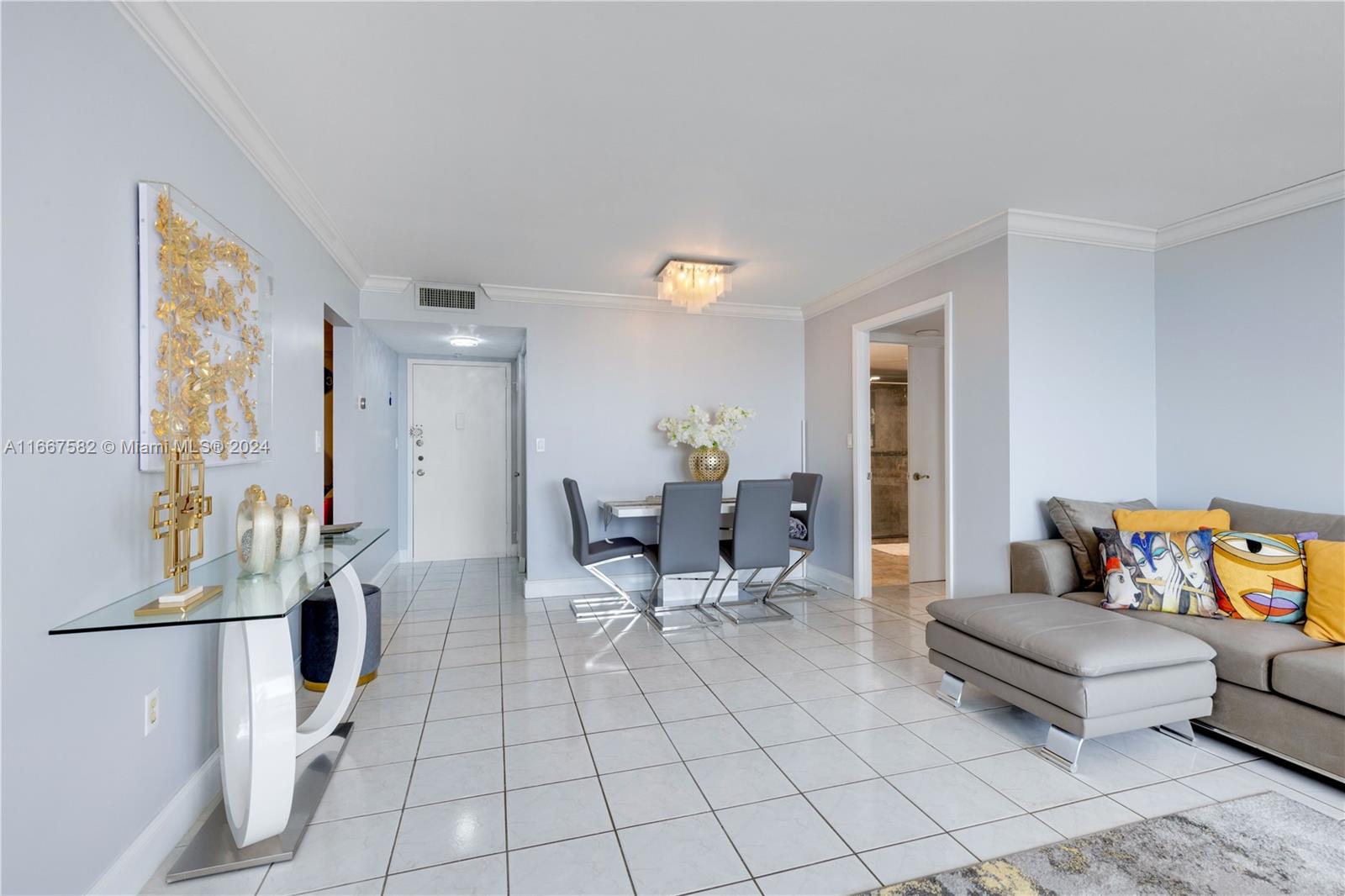 COMMODORE PLAZA CONDO - Residential