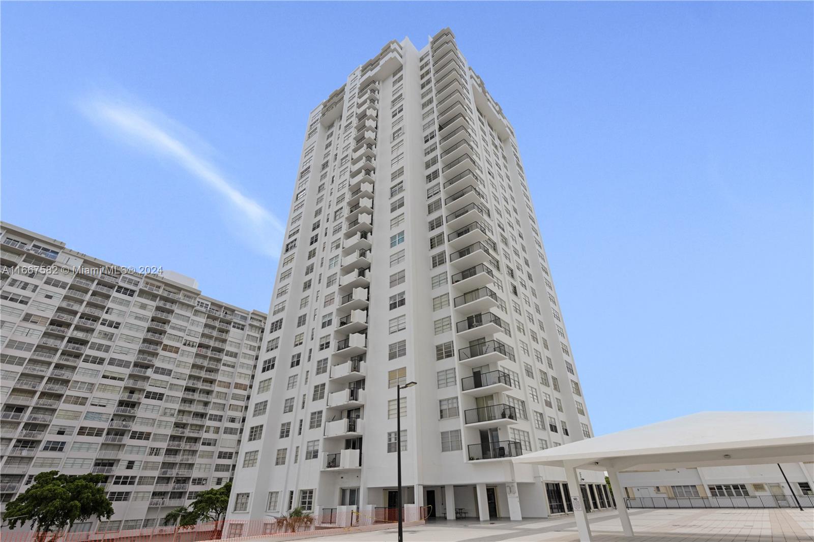 COMMODORE PLAZA CONDO - Residential