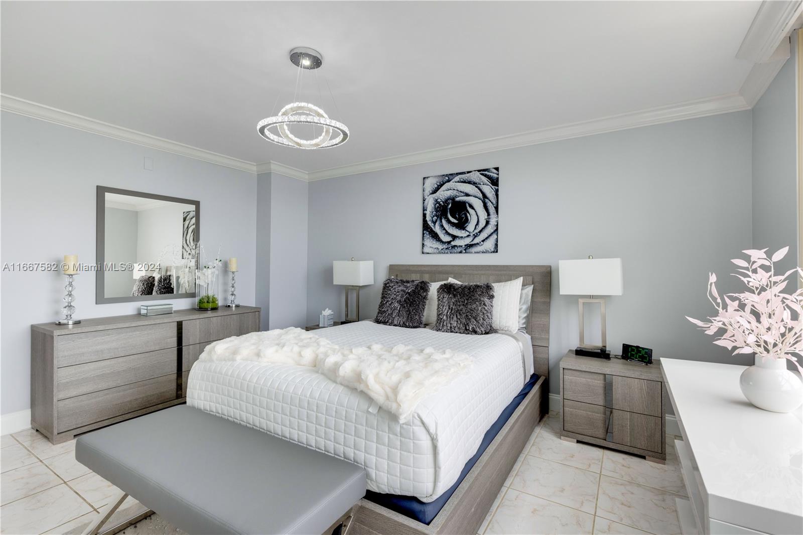 COMMODORE PLAZA CONDO - Residential