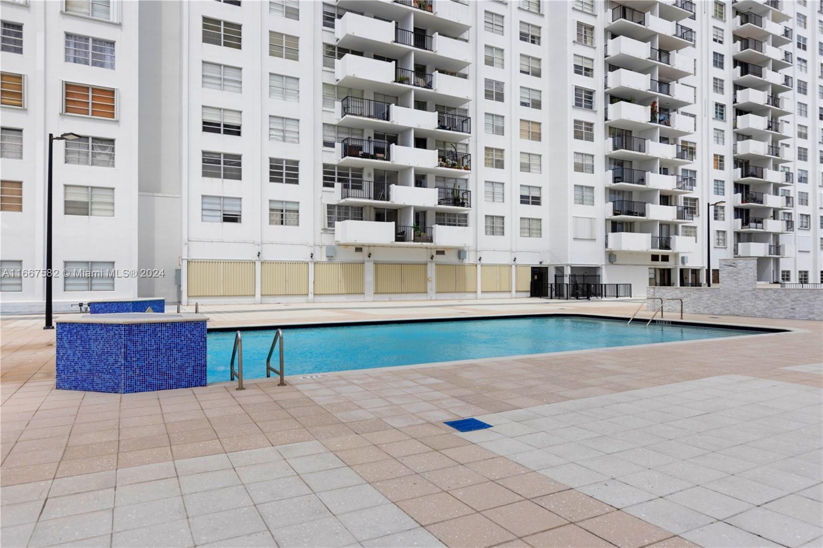 COMMODORE PLAZA CONDO - Residential