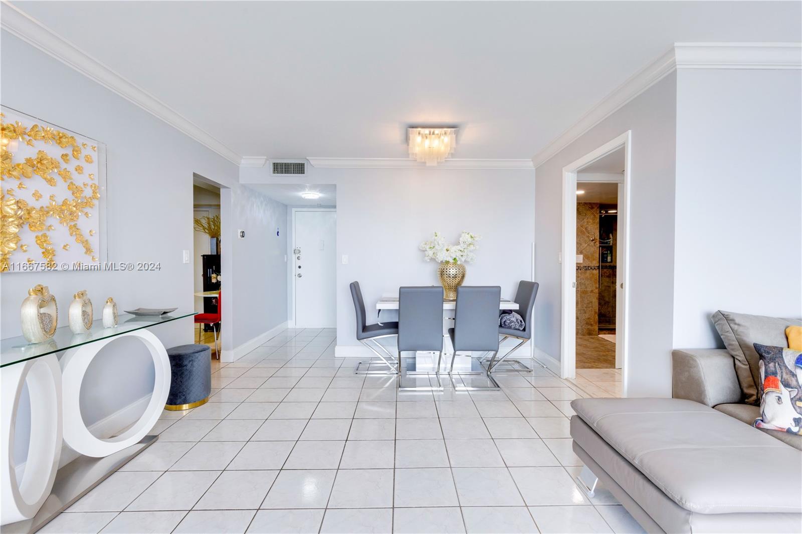 COMMODORE PLAZA CONDO - Residential