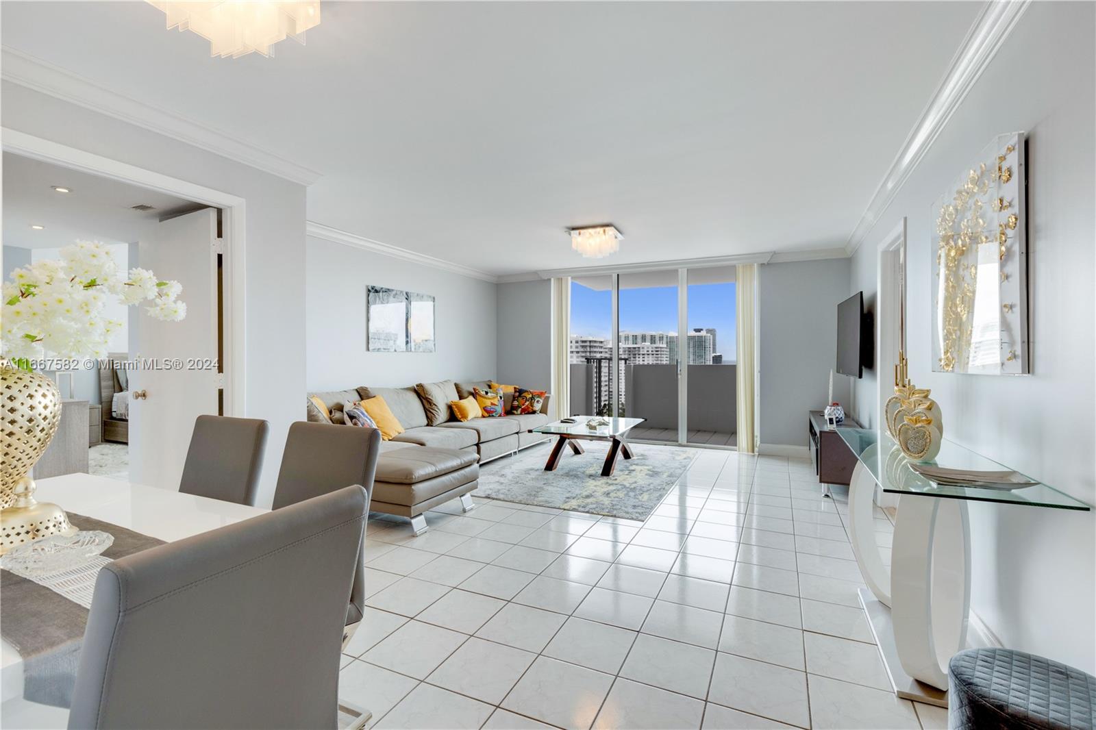 COMMODORE PLAZA CONDO - Residential