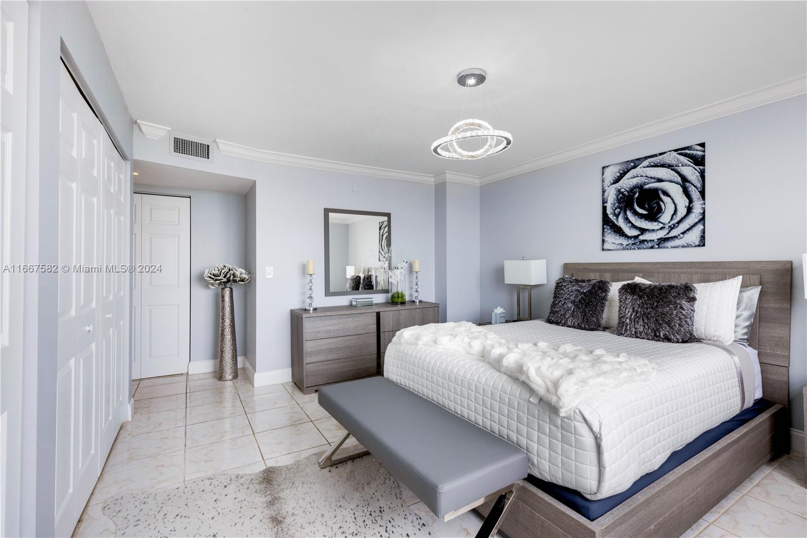 COMMODORE PLAZA CONDO - Residential