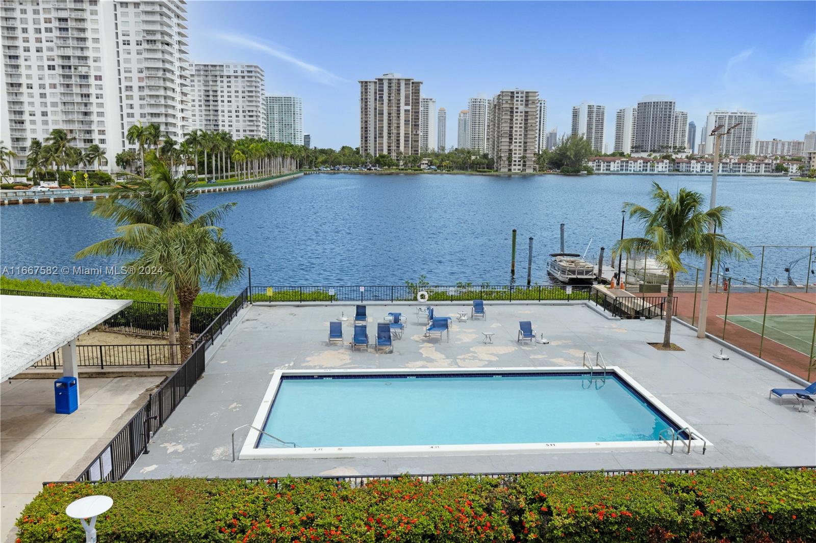 COMMODORE PLAZA CONDO - Residential