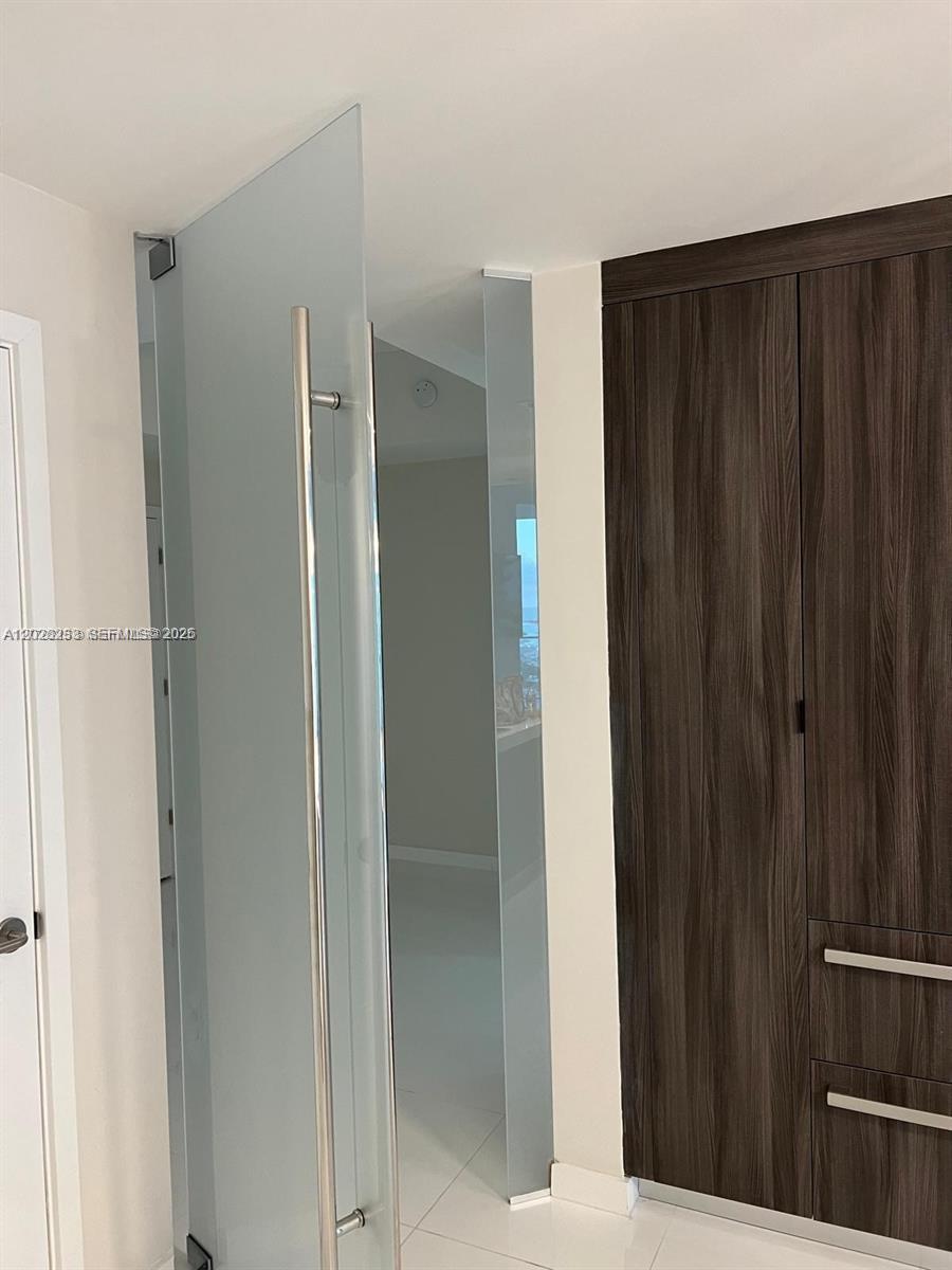PARAMOUNT MIAMI WORLDCENT - Residential Lease
