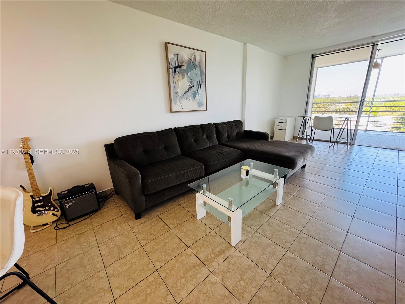 EASTERN SHORES WHITE HOUS - Residential