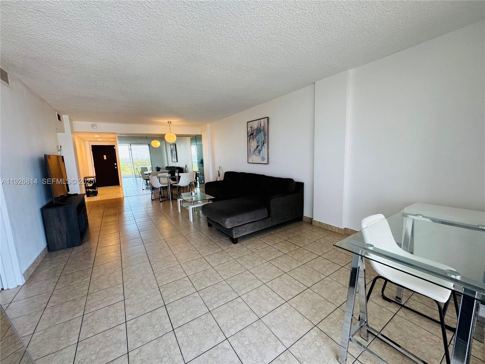 EASTERN SHORES WHITE HOUS - Residential
