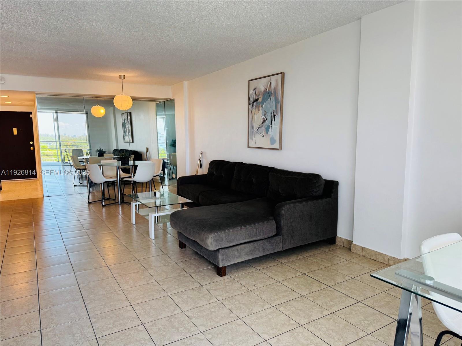 EASTERN SHORES WHITE HOUS - Residential