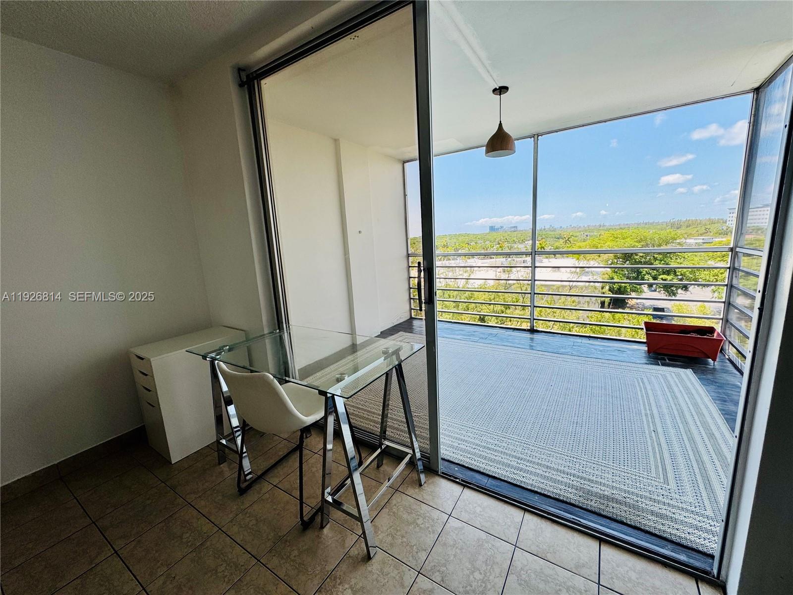 EASTERN SHORES WHITE HOUS - Residential