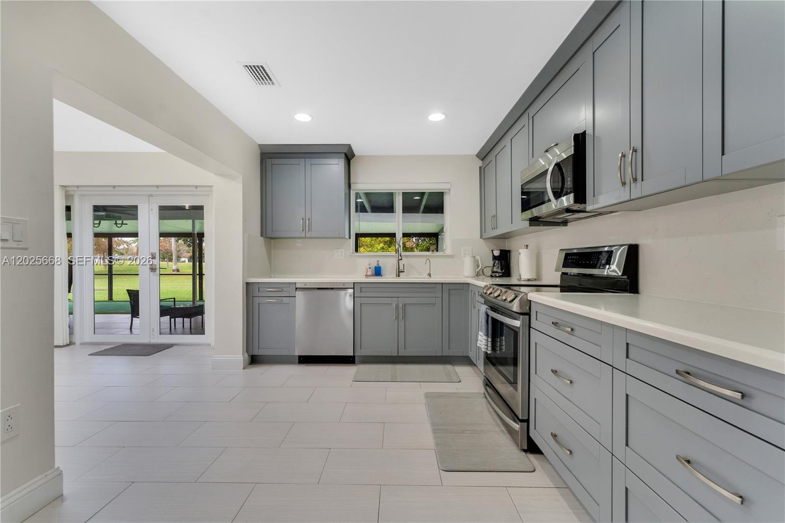 PALMETTO COUNTRY CLUB EST - Residential Lease