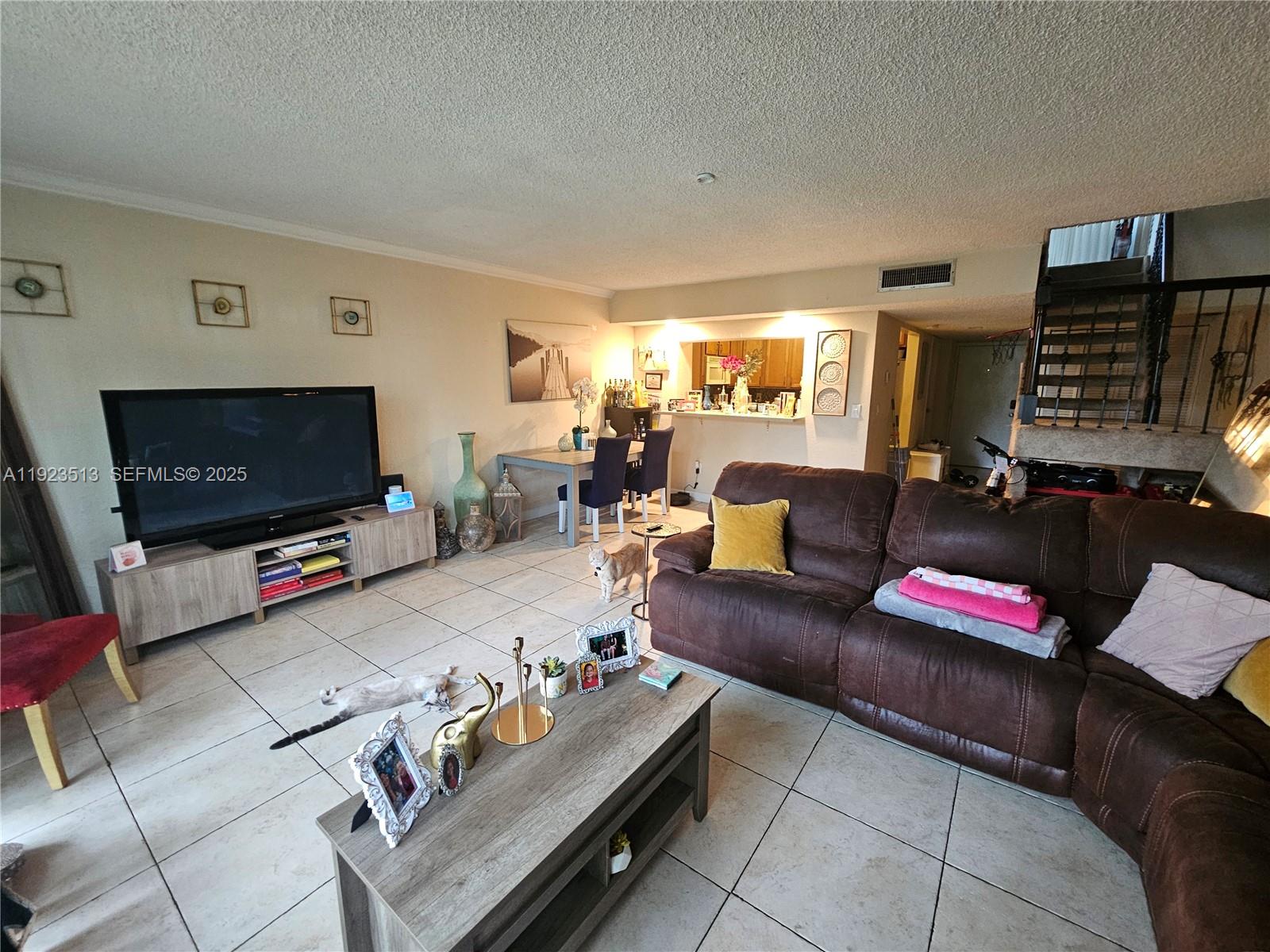 Spacious townhouse-style condo in the heart of Coral Springs! Featuring a huge master bedroom, sleek stainless steel appliances, and an open layout perfect for comfortable living. Prime location near shopping, dining, parks, top-rated schools, and public transportation. Tenant-occupied-ideal for investors. No rental restrictions-okay to lease right away! Don't miss this incredible opportunity in a thriving community.