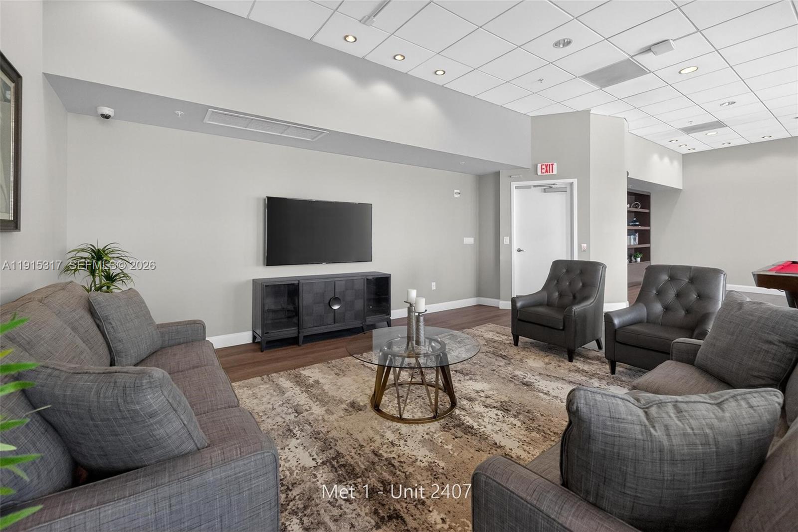 MET 1 CONDO - Residential