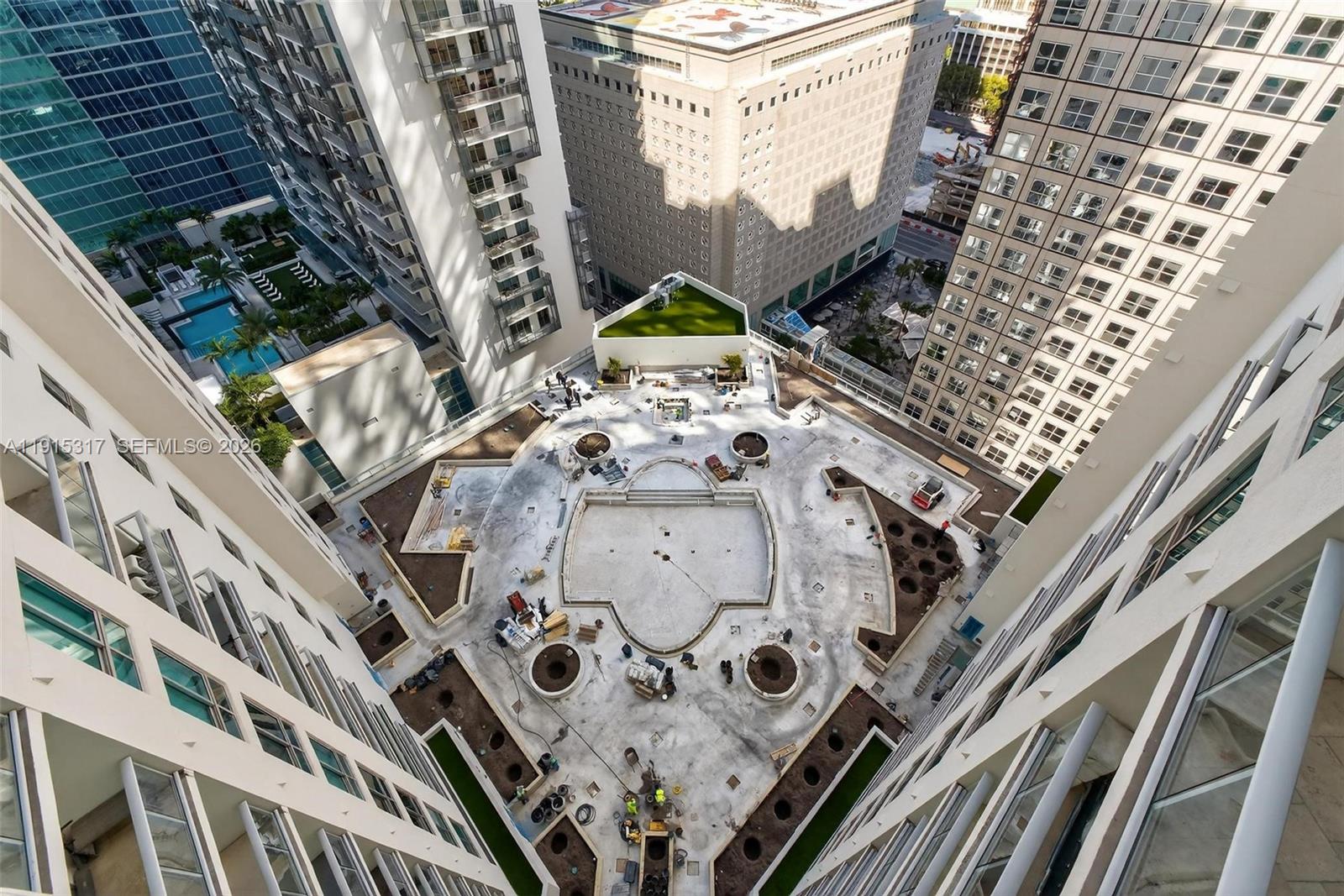MET 1 CONDO - Residential