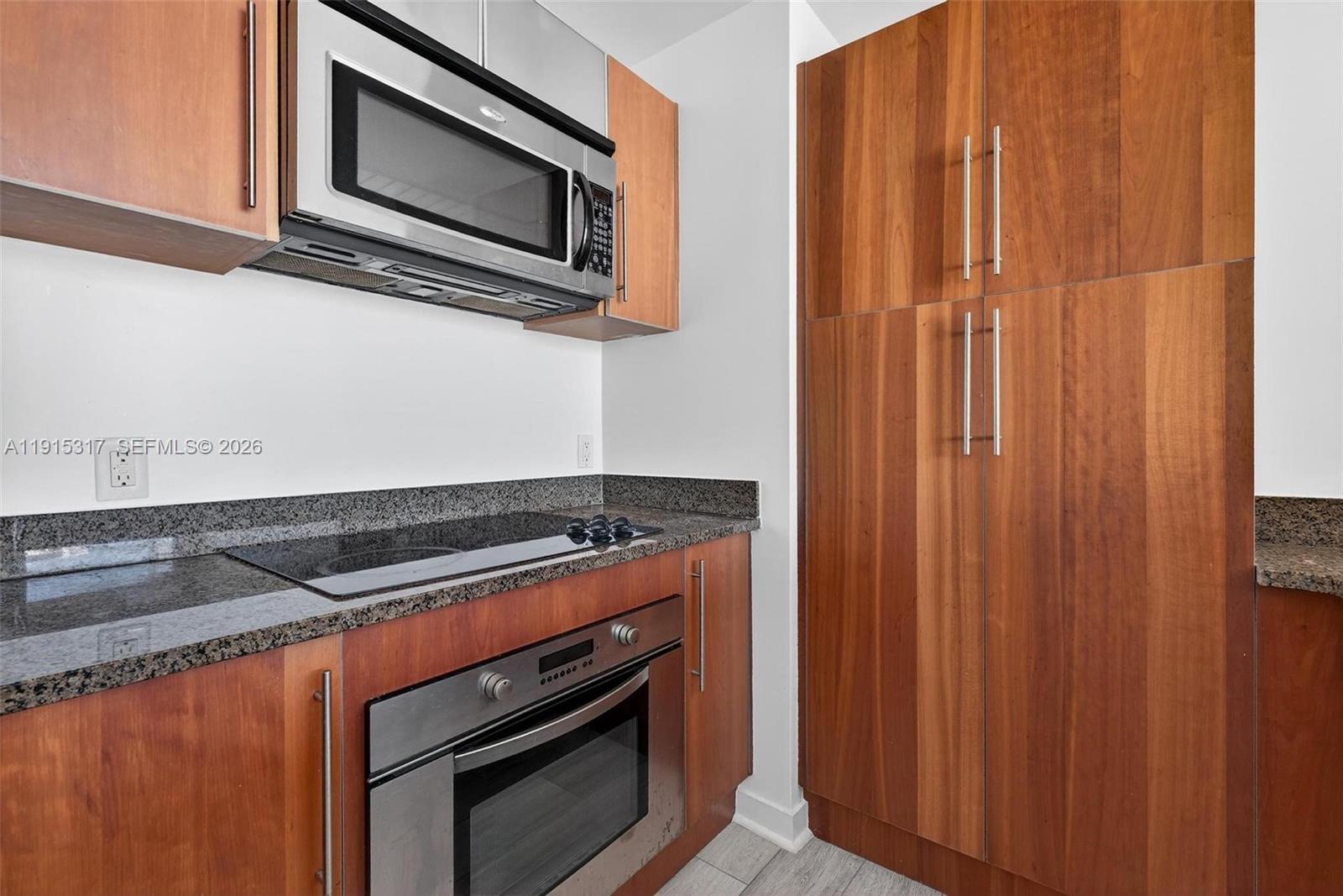 MET 1 CONDO - Residential