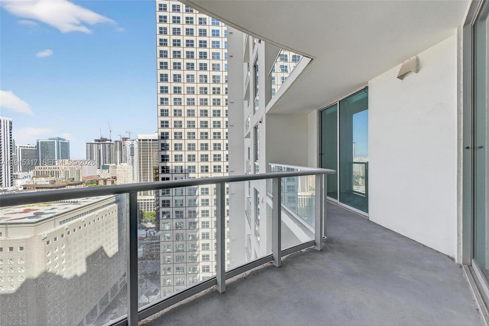 MET 1 CONDO - Residential