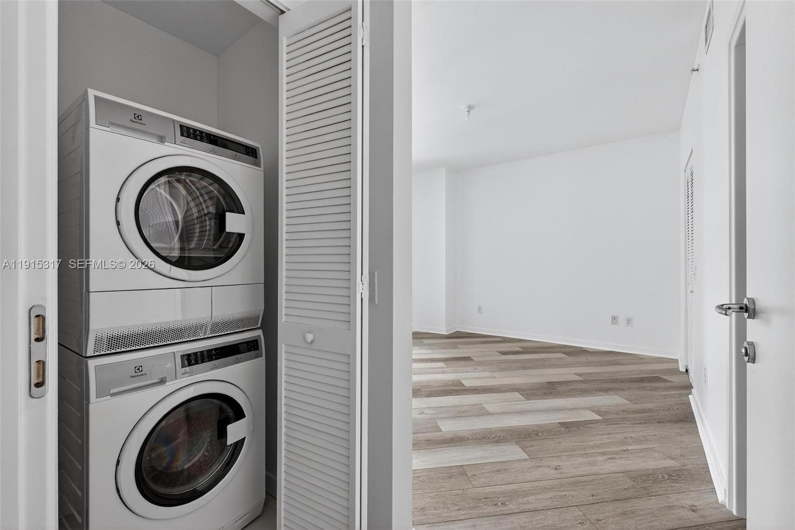 MET 1 CONDO - Residential