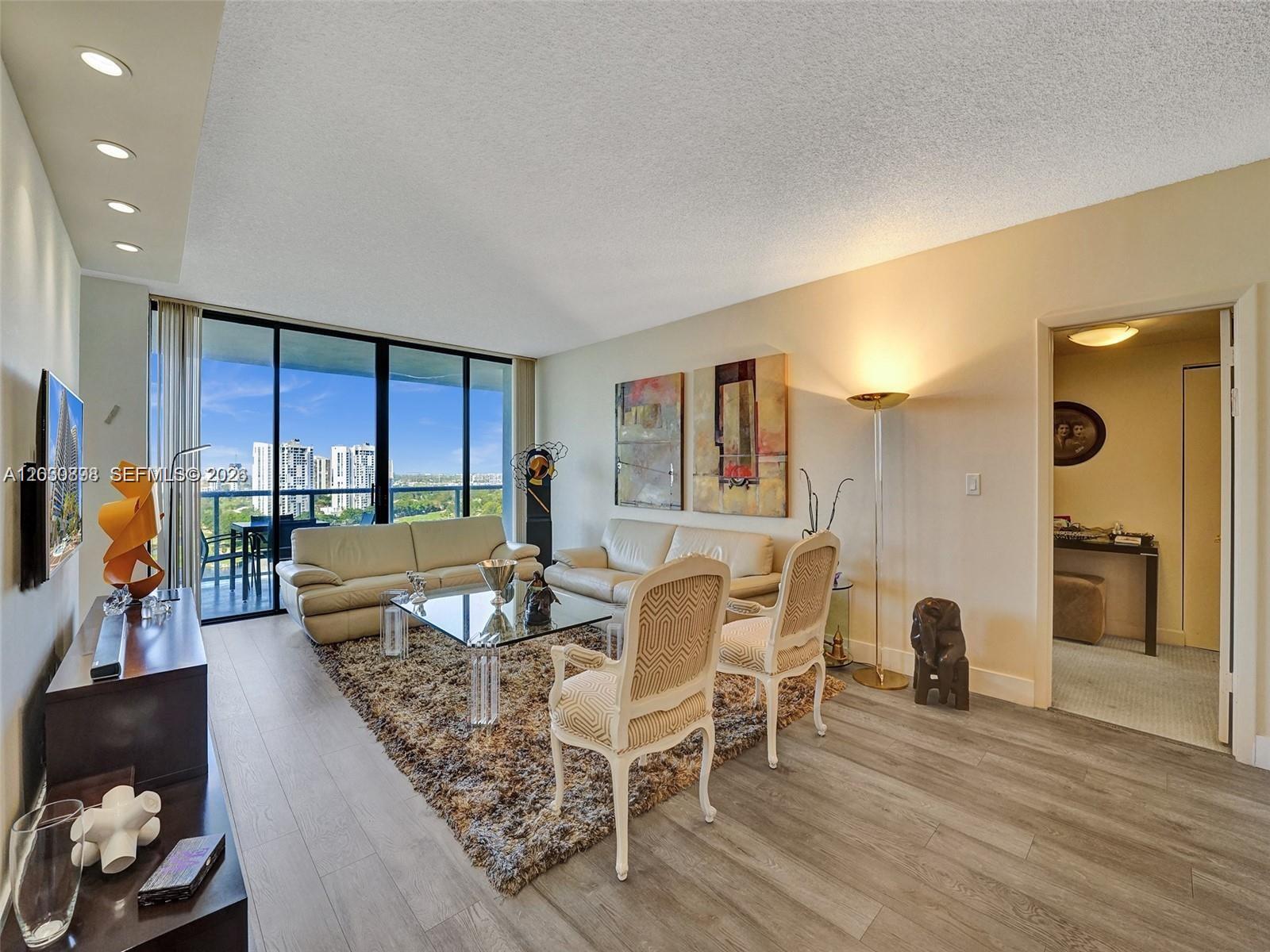 HAMPTONS WEST CONDO - Residential
