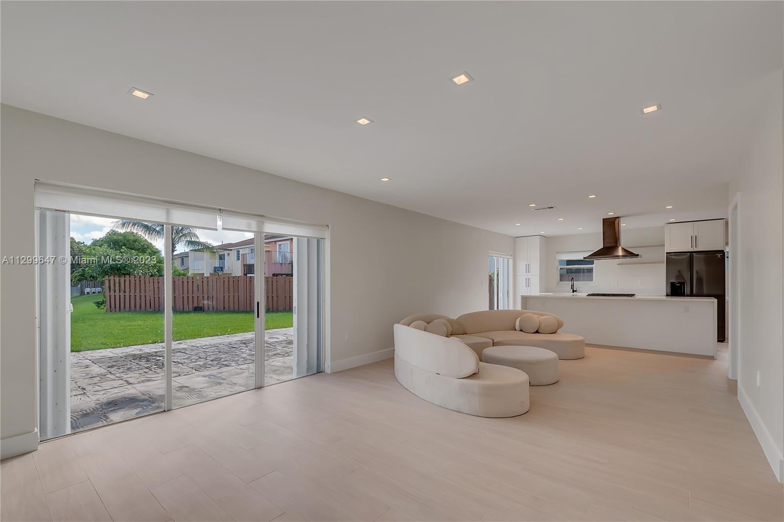 VILLAS OF OLD CUTLER - Residential