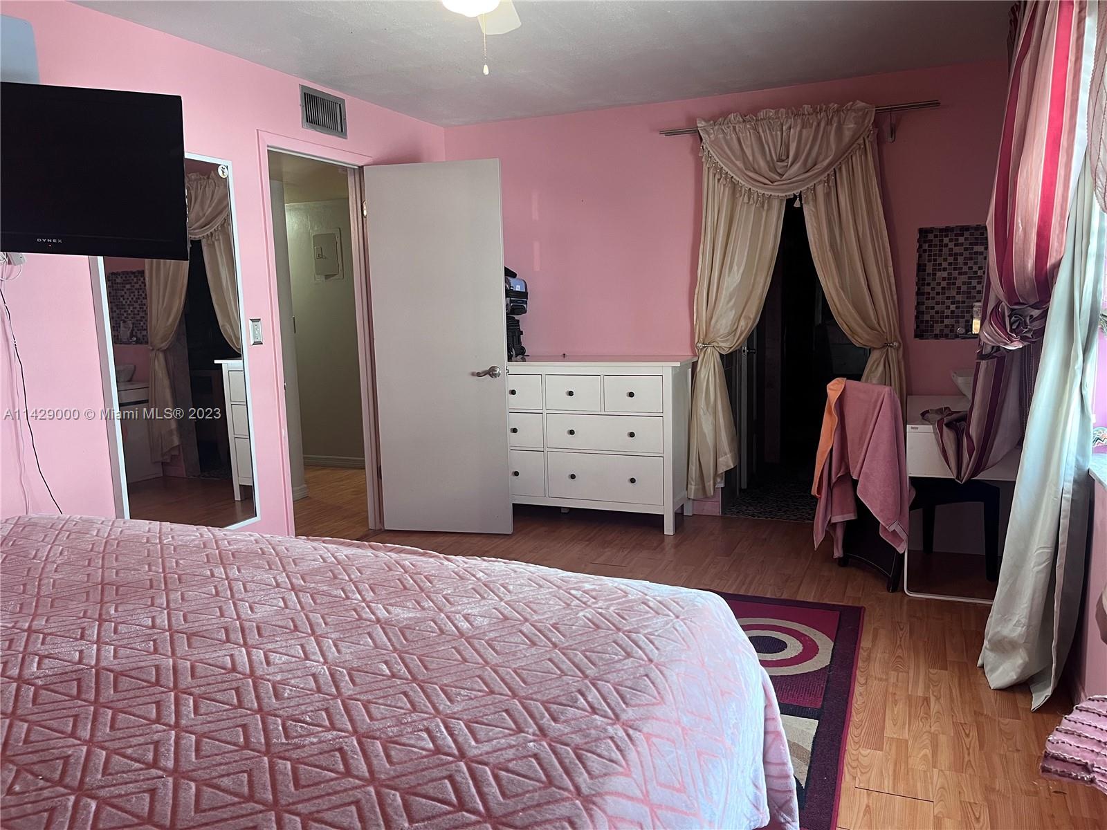 WESTLAND SOUTH CONDO - Residential