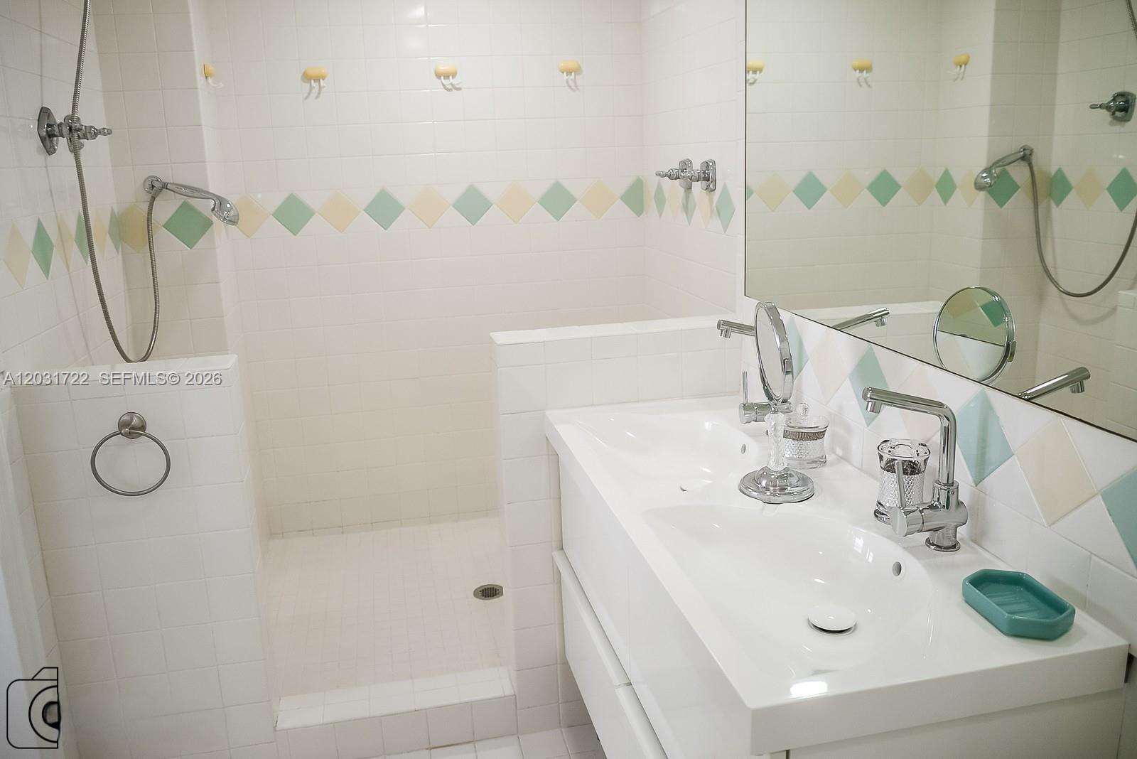 1390 OCEAN DRIVE CONDO - Residential Lease