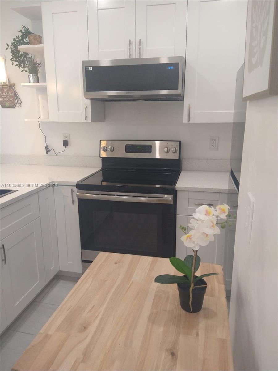 PASADENA GARDEN APARTMENT - Residential