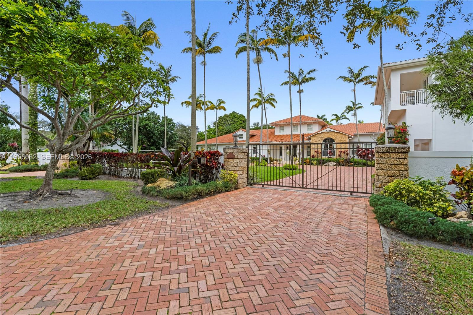 RIDGELINE ESTATES - Residential