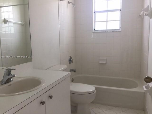 VILLAS AT CARMEL CONDO NO1 - Residential