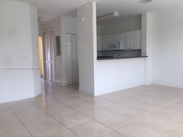 VILLAS AT CARMEL CONDO NO1 - Residential