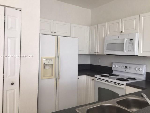 VILLAS AT CARMEL CONDO NO1 - Residential