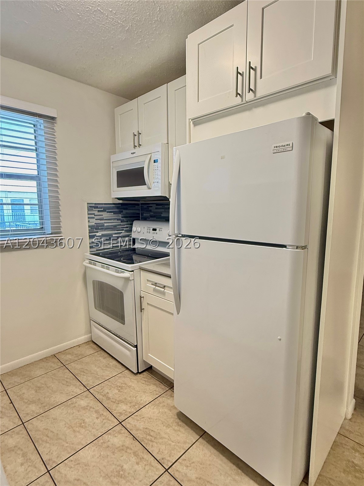 CRYSTAL CONDO - Residential