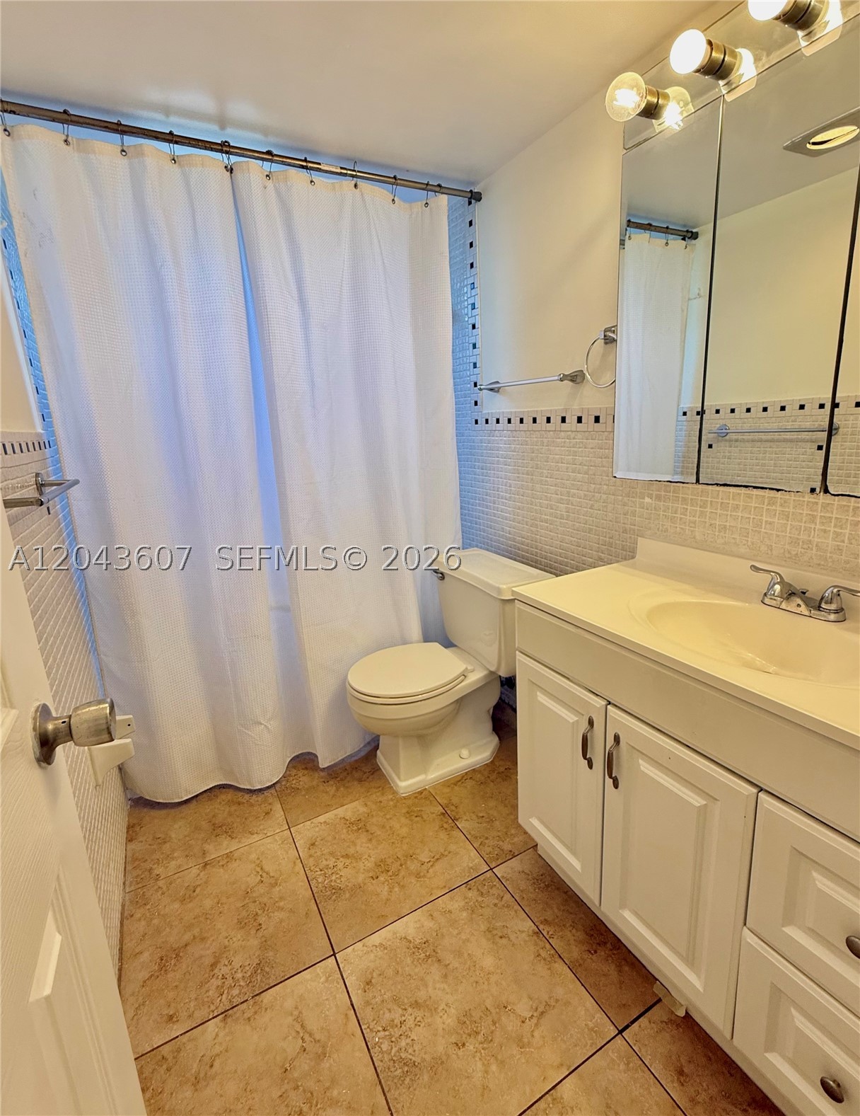 CRYSTAL CONDO - Residential