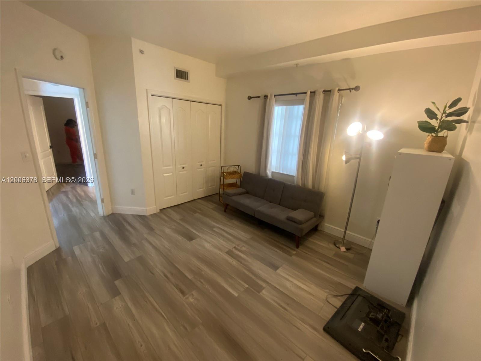 POINCIANA LAKES VILLAS CO - Residential