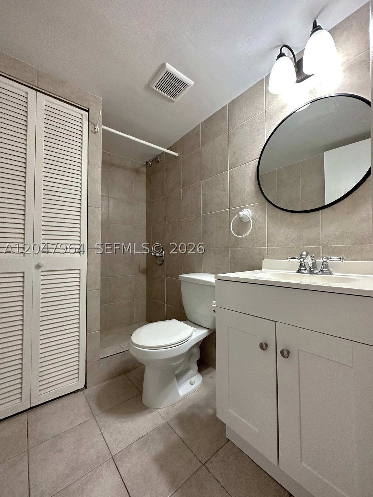 SIXTH FORUM CONDOMINIUM - Residential