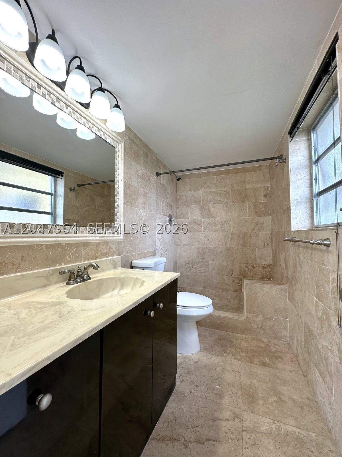 SIXTH FORUM CONDOMINIUM - Residential