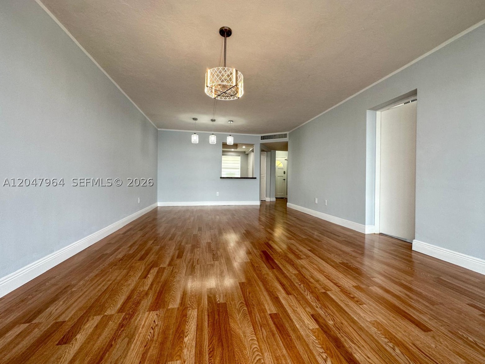 SIXTH FORUM CONDOMINIUM - Residential
